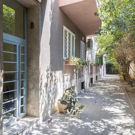 The Rent - Spacious Three-bedroom In Prati Area