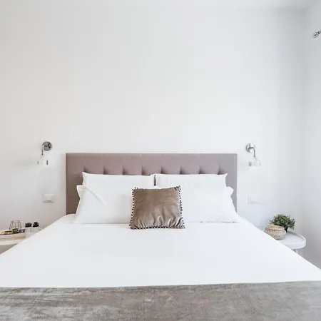 The Rent - Spacious Three-bedroom In Prati Area 公寓 *